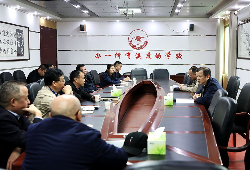 龚学余来衡阳幼高专调研新校区建设