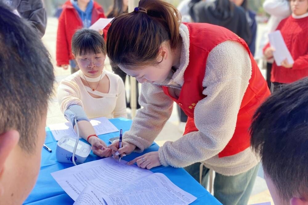 雷锋月 | 践行雷锋精神  血液传递爱心 ——正规博彩网站专学前教育系开展学雷锋志愿活动